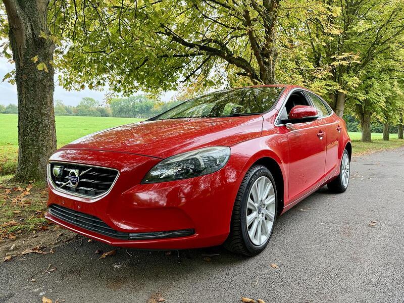Volvo V40 T3 Se Hatchback 1.5 Auto Petrol - U2129