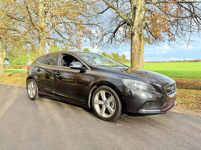Volvo V40 1.6 T4 R-Design Lux Nav Hatchback 5dr Petrol Powershift Euro 5 (s/s) (180 ps) - U2130