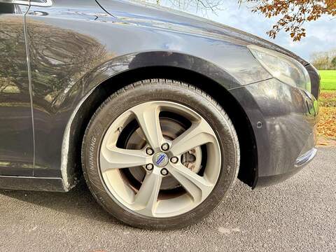 Volvo V40 1.6 T4 R-Design Lux Nav Hatchback 5dr Petrol Powershift Euro 5 (s/s) (180 ps) - U2130