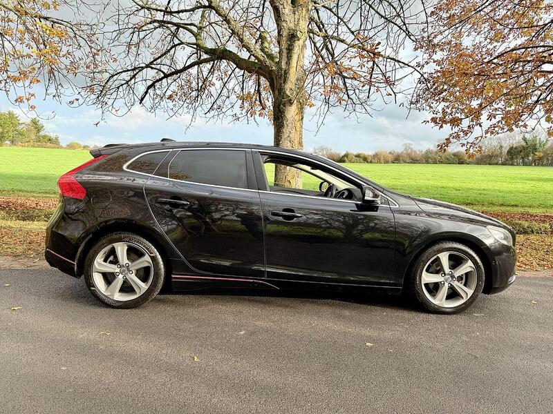 Volvo V40 1.6 T4 R-Design Lux Nav Hatchback 5dr Petrol Powershift Euro 5 (s/s) (180 ps) - U2130