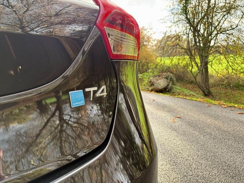 Volvo V40 1.6 T4 R-Design Lux Nav Hatchback 5dr Petrol Powershift Euro 5 (s/s) (180 ps) - U2130
