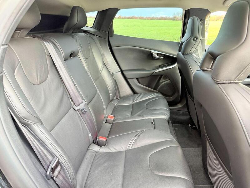 Volvo V40 1.6 T4 R-Design Lux Nav Hatchback 5dr Petrol Powershift Euro 5 (s/s) (180 ps) - U2130