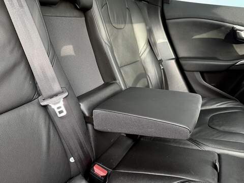 Volvo V40 1.6 T4 R-Design Lux Nav Hatchback 5dr Petrol Powershift Euro 5 (s/s) (180 ps) - U2130