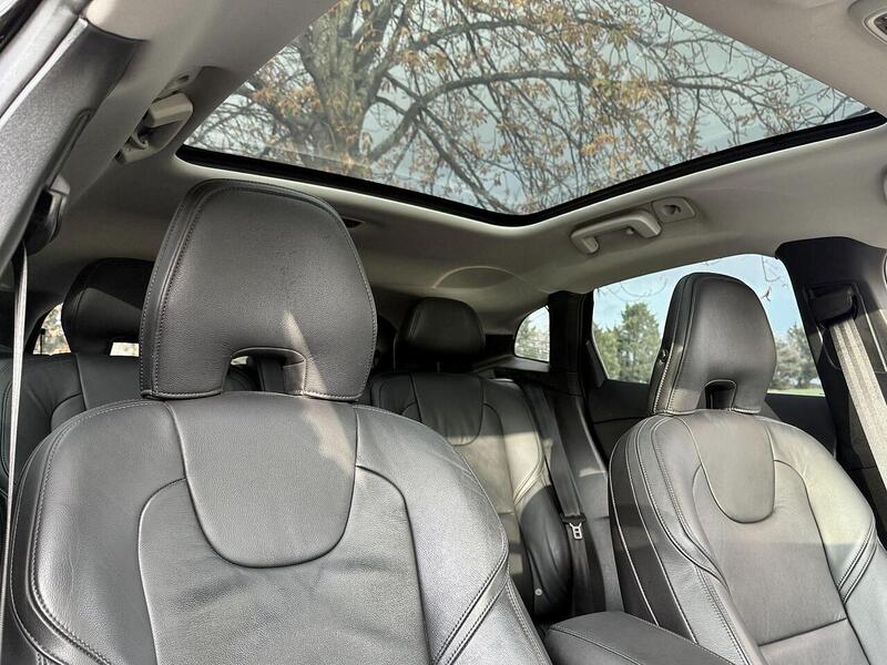 Volvo V40 1.6 T4 R-Design Lux Nav Hatchback 5dr Petrol Powershift Euro 5 (s/s) (180 ps) - U2130