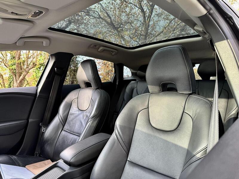 Volvo V40 1.6 T4 R-Design Lux Nav Hatchback 5dr Petrol Powershift Euro 5 (s/s) (180 ps) - U2130