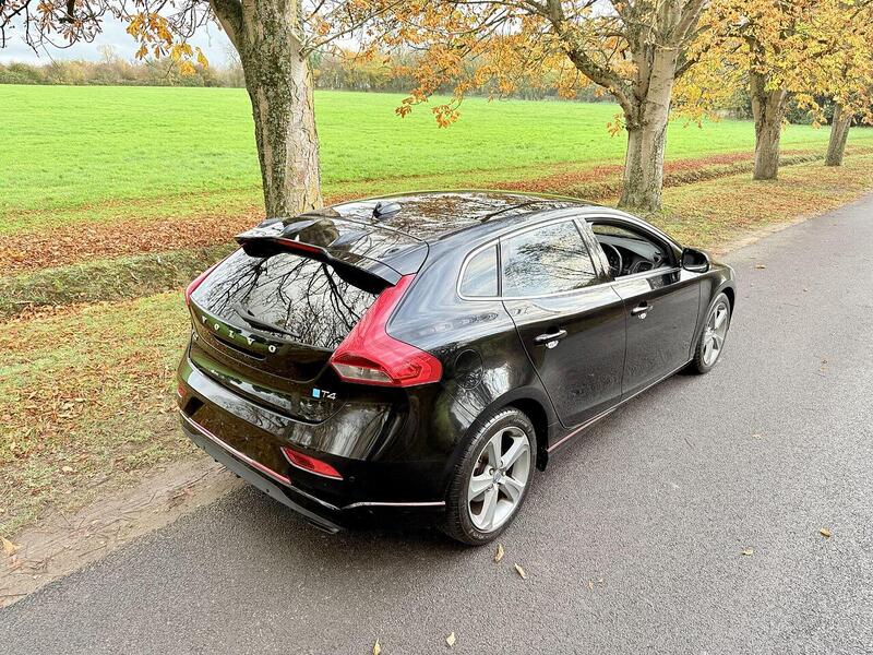 Volvo V40 1.6 T4 R-Design Lux Nav Hatchback 5dr Petrol Powershift Euro 5 (s/s) (180 ps) - U2130