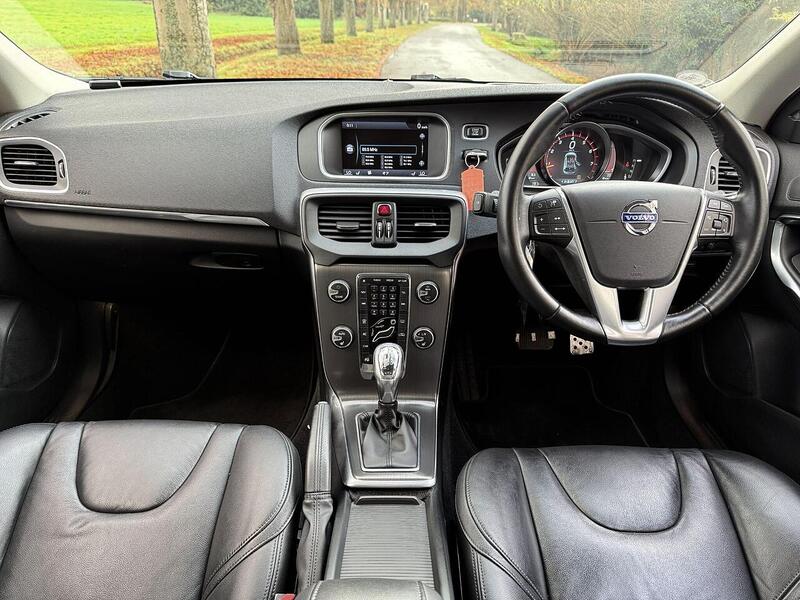 Volvo V40 1.6 T4 R-Design Lux Nav Hatchback 5dr Petrol Powershift Euro 5 (s/s) (180 ps) - U2130