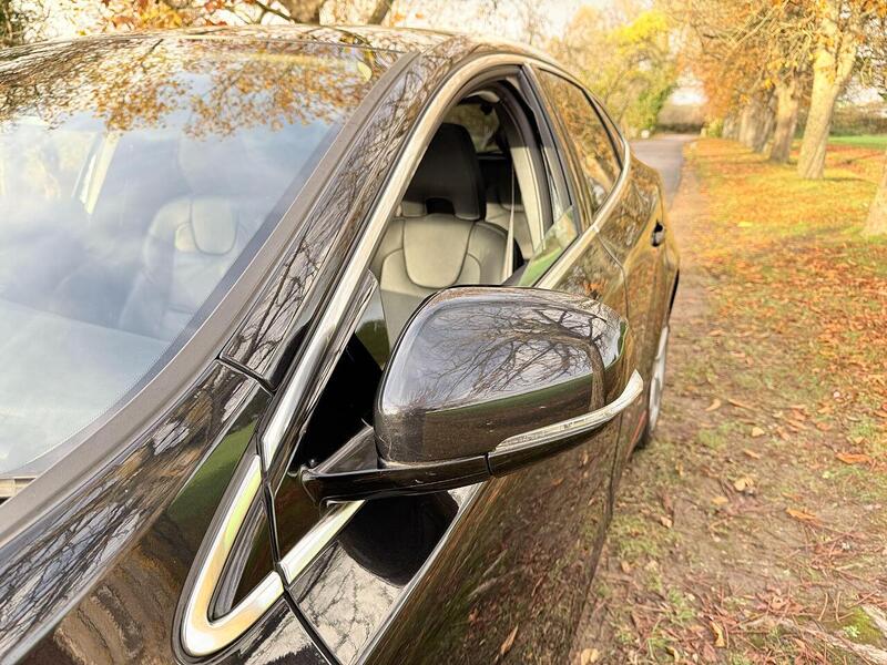 Volvo V40 1.6 T4 R-Design Lux Nav Hatchback 5dr Petrol Powershift Euro 5 (s/s) (180 ps) - U2130