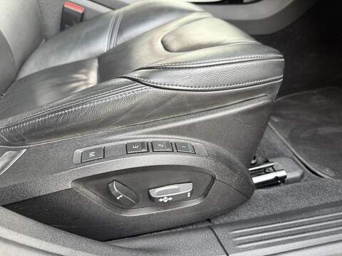 Volvo V40 1.6 T4 R-Design Lux Nav Hatchback 5dr Petrol Powershift Euro 5 (s/s) (180 ps) - U2130