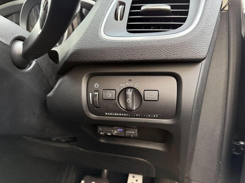 Volvo V40 1.6 T4 R-Design Lux Nav Hatchback 5dr Petrol Powershift Euro 5 (s/s) (180 ps) - U2130