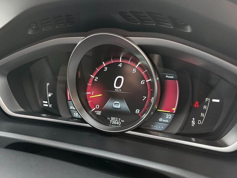 Volvo V40 1.6 T4 R-Design Lux Nav Hatchback 5dr Petrol Powershift Euro 5 (s/s) (180 ps) - U2130