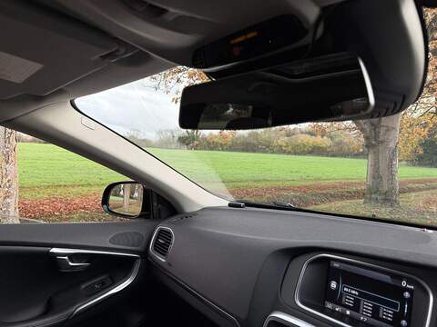 Volvo V40 1.6 T4 R-Design Lux Nav Hatchback 5dr Petrol Powershift Euro 5 (s/s) (180 ps) - U2130