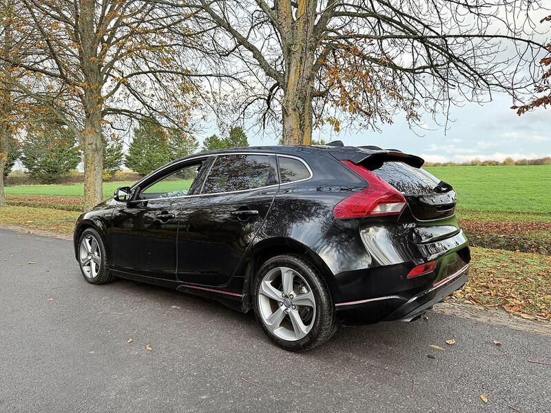 Volvo V40 1.6 T4 R-Design Lux Nav Hatchback 5dr Petrol Powershift Euro 5 (s/s) (180 ps) - U2130
