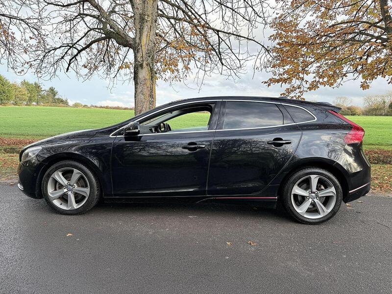 Volvo V40 1.6 T4 R-Design Lux Nav Hatchback 5dr Petrol Powershift Euro 5 (s/s) (180 ps) - U2130