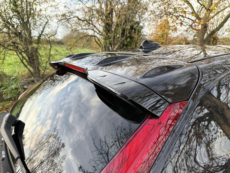 Volvo V40 1.6 T4 R-Design Lux Nav Hatchback 5dr Petrol Powershift Euro 5 (s/s) (180 ps) - U2130