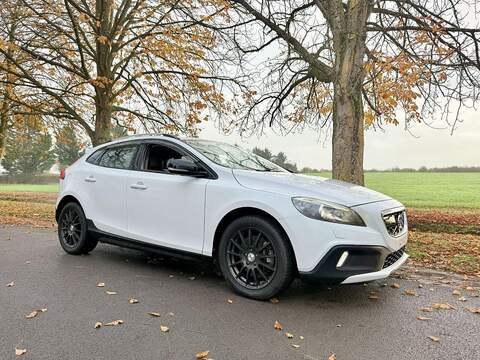 Volvo V40 Cross Country up! Move up! Hatchback 0 Manual Petrol