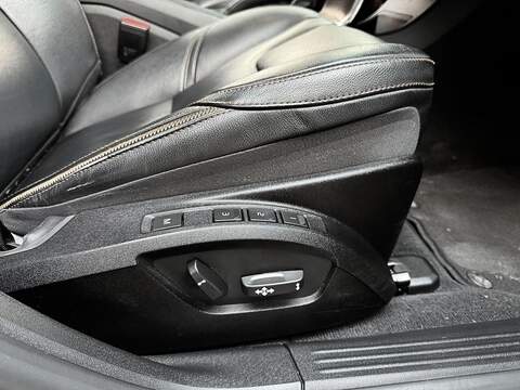 Volvo V40 Cross Country 2.0 T5 Lux Nav Hatchback 5dr Petrol Auto AWD Euro 6 (s/s) (245 ps) - U2131