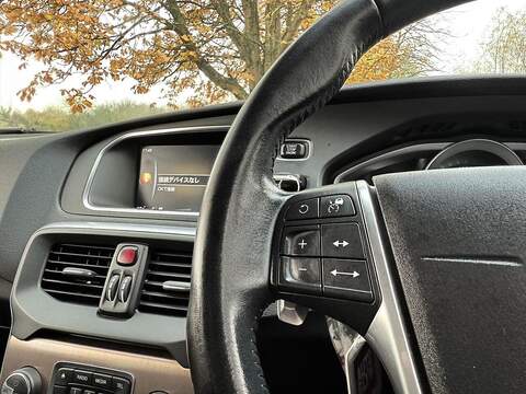 Volvo V40 Cross Country 2.0 T5 Lux Nav Hatchback 5dr Petrol Auto AWD Euro 6 (s/s) (245 ps) - U2131