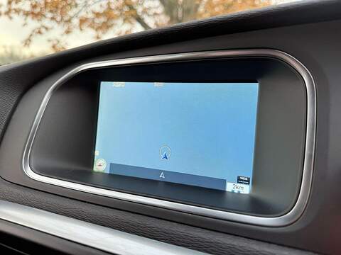 Volvo V40 Cross Country 2.0 T5 Lux Nav Hatchback 5dr Petrol Auto AWD Euro 6 (s/s) (245 ps) - U2131