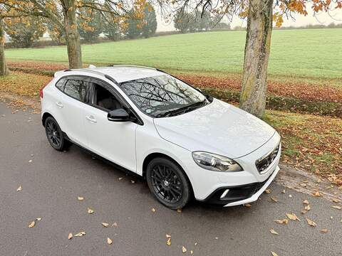 Volvo V40 Cross Country 2.0 T5 Lux Nav Hatchback 5dr Petrol Auto AWD Euro 6 (s/s) (245 ps) - U2131