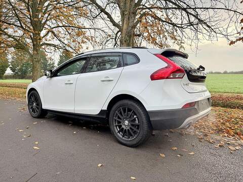 Volvo V40 Cross Country 2.0 T5 Lux Nav Hatchback 5dr Petrol Auto AWD Euro 6 (s/s) (245 ps) - U2131