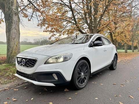 Volvo V40 Cross Country 2.0 T5 Lux Nav Hatchback 5dr Petrol Auto AWD Euro 6 (s/s) (245 ps) - U2131
