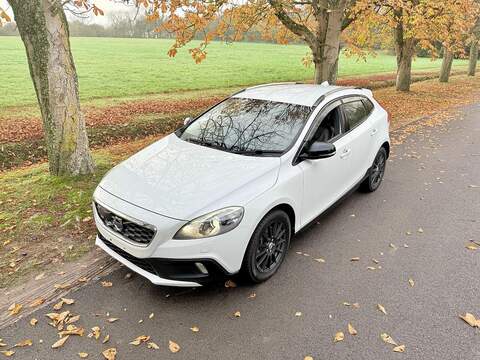 Volvo V40 Cross Country 2.0 T5 Lux Nav Hatchback 5dr Petrol Auto AWD Euro 6 (s/s) (245 ps) - U2131