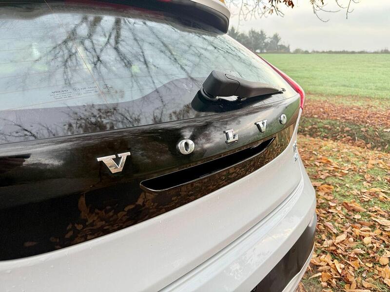 Volvo V40 Cross Country 2.0 T5 Lux Nav Hatchback 5dr Petrol Auto AWD Euro 6 (s/s) (245 ps) - U2131