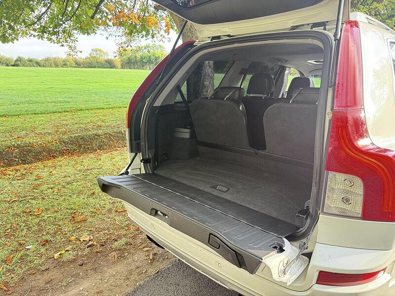 Volvo XC90 3.2 R-Design (Premium Pack) SUV 5dr Petrol Geartronic AWD (289 g/km, 235 bhp) - U2132