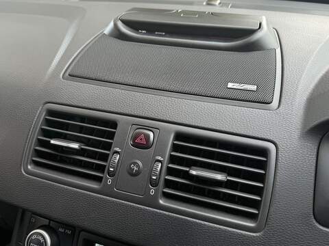 Volvo XC90 3.2 R-Design (Premium Pack) SUV 5dr Petrol Geartronic AWD (289 g/km, 235 bhp) - U2132