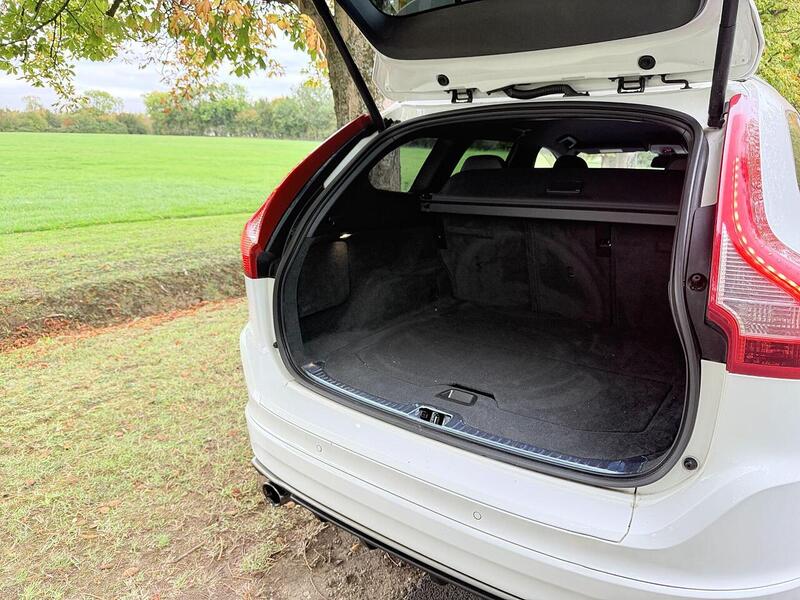 Volvo XC60 3.0 T6 R-Design Lux Nav SUV 5dr Petrol Geartronic AWD Euro 5 (304 ps) - U2133