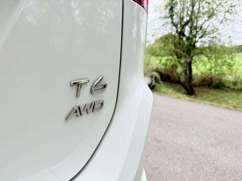 Volvo XC60 3.0 T6 R-Design Lux Nav SUV 5dr Petrol Geartronic AWD Euro 5 (304 ps) - U2133