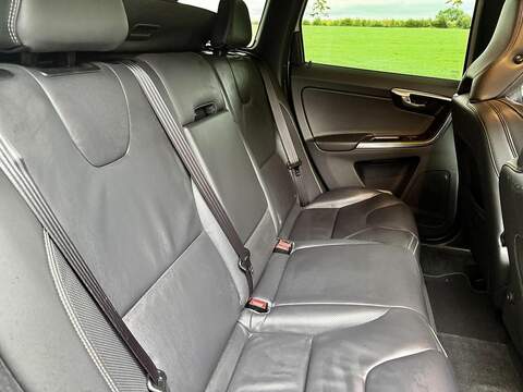 Volvo XC60 3.0 T6 R-Design Lux Nav SUV 5dr Petrol Geartronic AWD Euro 5 (304 ps) - U2133