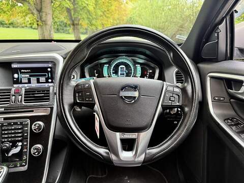 Volvo XC60 3.0 T6 R-Design Lux Nav SUV 5dr Petrol Geartronic AWD Euro 5 (304 ps) - U2133