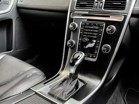Volvo XC60 3.0 T6 R-Design Lux Nav SUV 5dr Petrol Geartronic AWD Euro 5 (304 ps) - U2133
