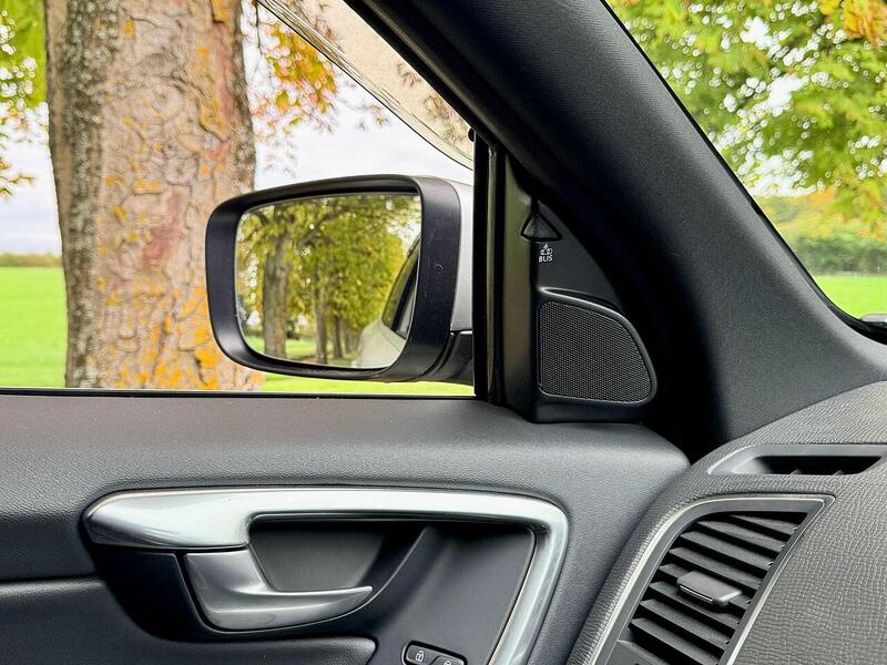 Volvo XC60 3.0 T6 R-Design Lux Nav SUV 5dr Petrol Geartronic AWD Euro 5 (304 ps) - U2133