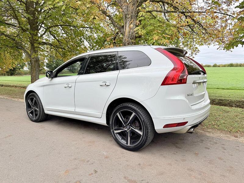 Volvo XC60 3.0 T6 R-Design Lux Nav SUV 5dr Petrol Geartronic AWD Euro 5 (304 ps) - U2133