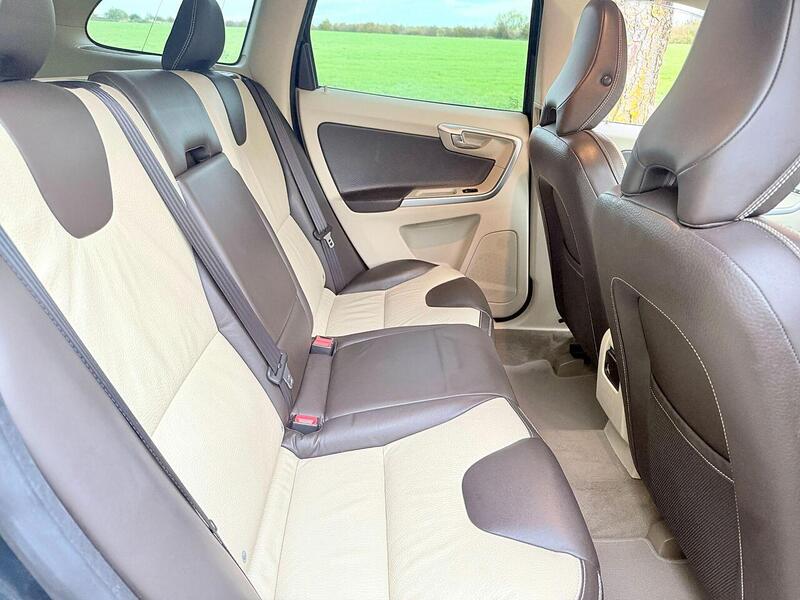 Volvo XC60 3.0 T6 SE Lux SUV 5dr Petrol Geartronic AWD Euro 5 (285 ps) - U2134