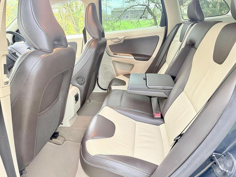 Volvo XC60 3.0 T6 SE Lux SUV 5dr Petrol Geartronic AWD Euro 5 (285 ps) - U2134