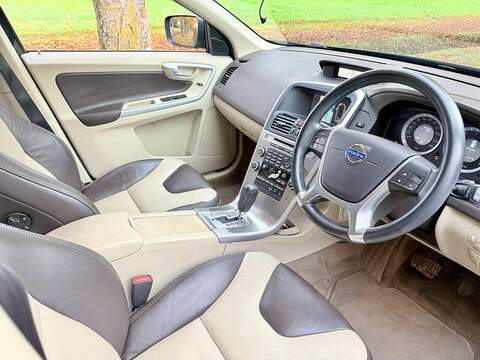 Volvo XC60 3.0 T6 SE Lux SUV 5dr Petrol Geartronic AWD Euro 5 (285 ps) - U2134