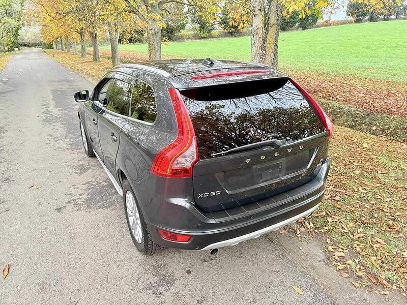 Volvo XC60 3.0 T6 SE Lux SUV 5dr Petrol Geartronic AWD Euro 5 (285 ps) - U2134