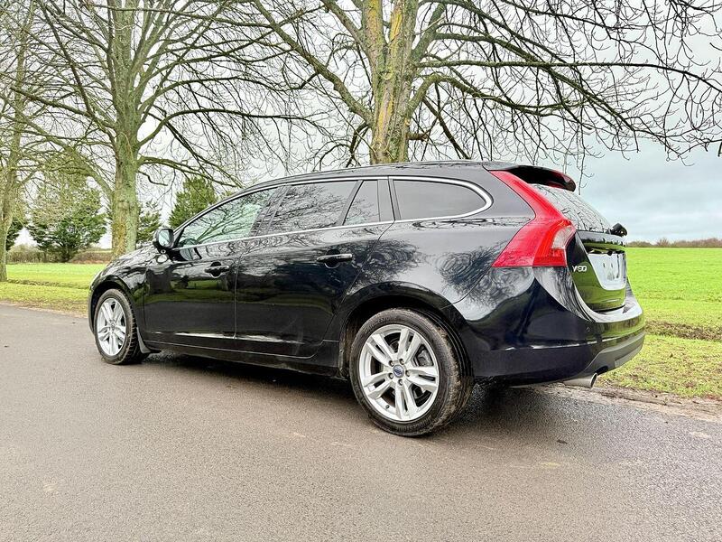 Volvo V60 3.0 T6 SE Lux Estate 5dr Petrol Geartronic AWD Euro 5 (304 ps) - U2136