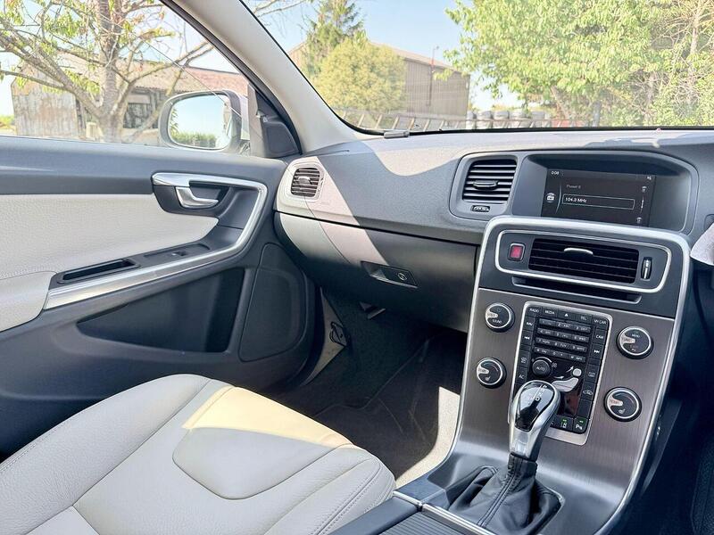 Volvo V60 T4 Se Lux 1.6 Estate Automatic Petrol - U2137
