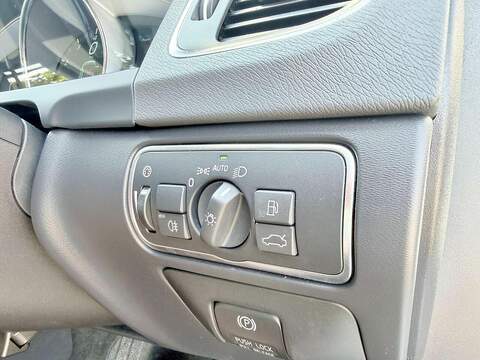 Volvo V60 T4 Se Lux 1.6 Estate Automatic Petrol - U2137