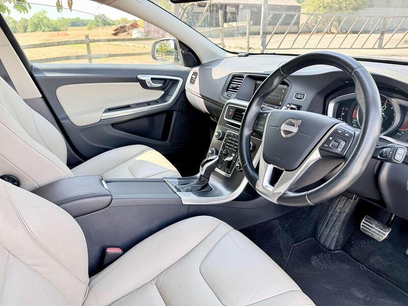 Volvo V60 T4 Se Lux 1.6 Estate Automatic Petrol - U2137