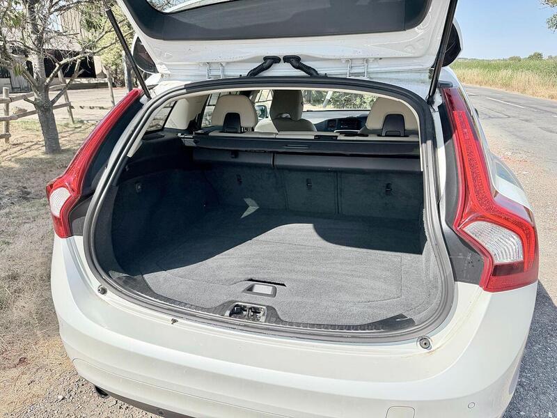 Volvo V60 T4 Se Lux 1.6 Estate Automatic Petrol - U2137