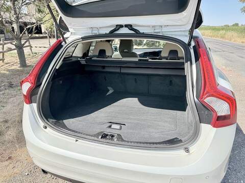 Volvo V60 T4 Se Lux 1.6 Estate Automatic Petrol - U2137