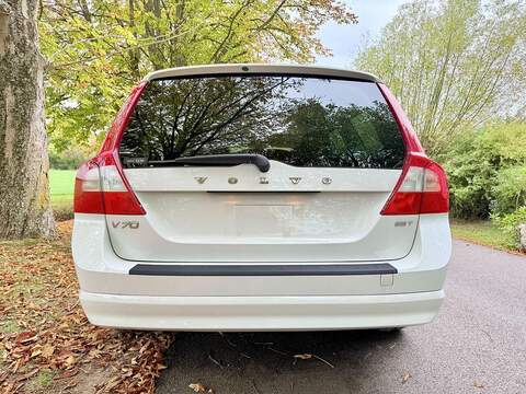 Volvo V70 2.5T SE Estate 5dr Petrol Geartronic Euro 4 (200 ps) - U2140