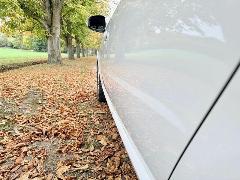 Volvo V70 2.5T SE Estate 5dr Petrol Geartronic Euro 4 (200 ps) - U2140