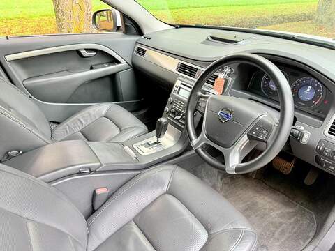 Volvo V70 2.5T SE Estate 5dr Petrol Geartronic Euro 4 (200 ps) - U2140